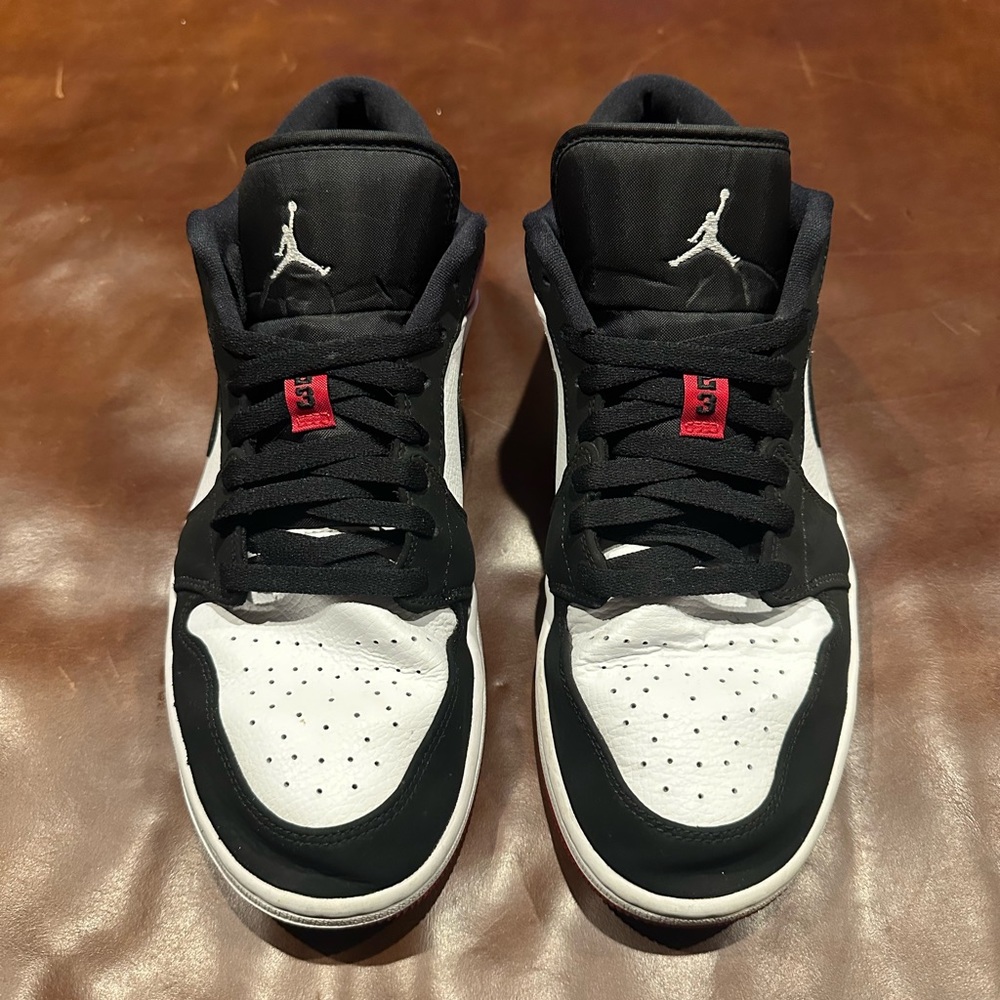 Air Jordan 1 Low ‘Black Toe’